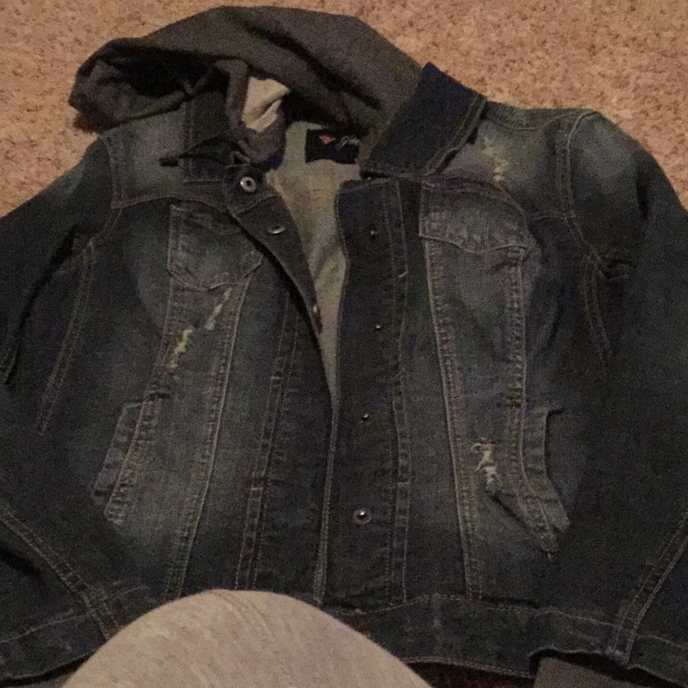 Guess jacket 🧥buy 1 get 1 1/2 off